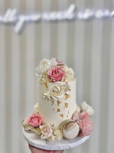 Load image into Gallery viewer, Monochrome Buttercream &amp; Fixings Cake
