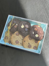 Load image into Gallery viewer, Rakhri Mini Cookie Box
