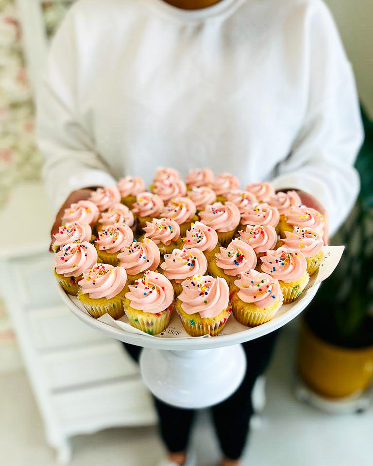 Mini Cupcakes – Just Cakes Bakeshop