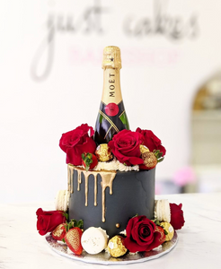 Lux Floral, Berries & Gold Cake